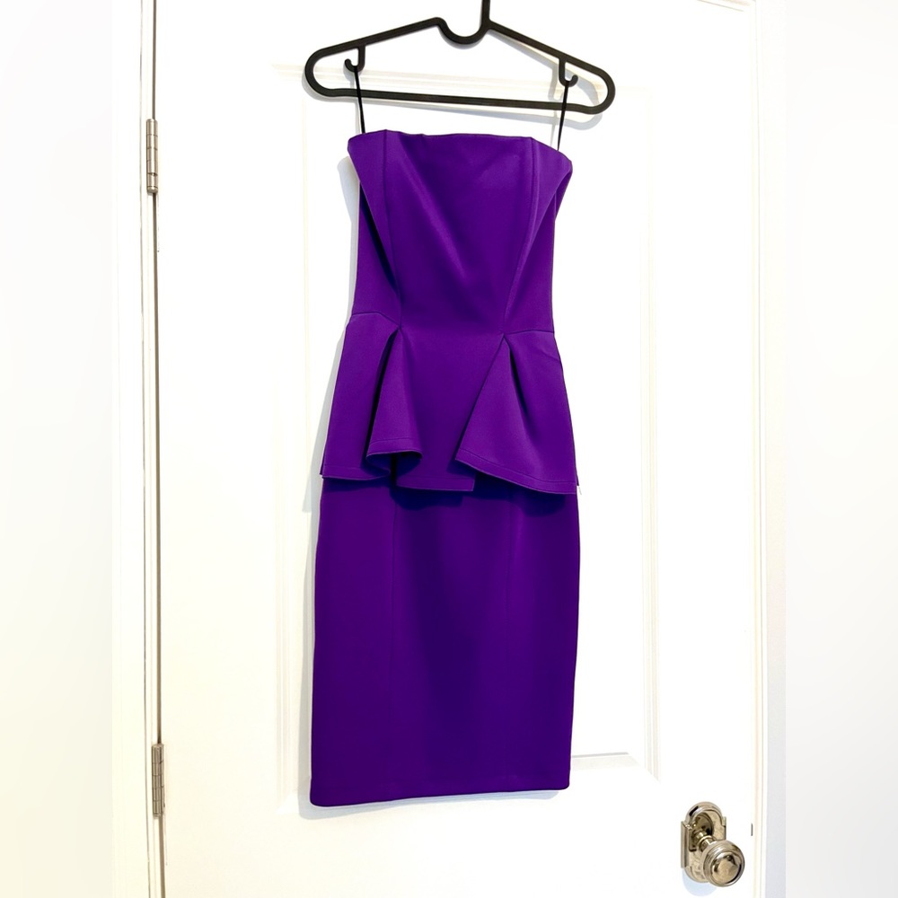 Fitted purple peplum fitted strapless dress - size 0